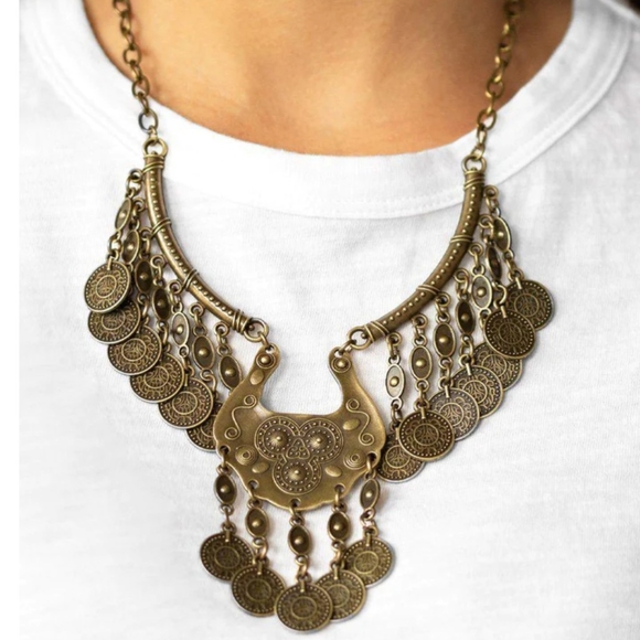 🍂 ANTIQUE BRASS COIN NECKLACE - Picture 2 of 3